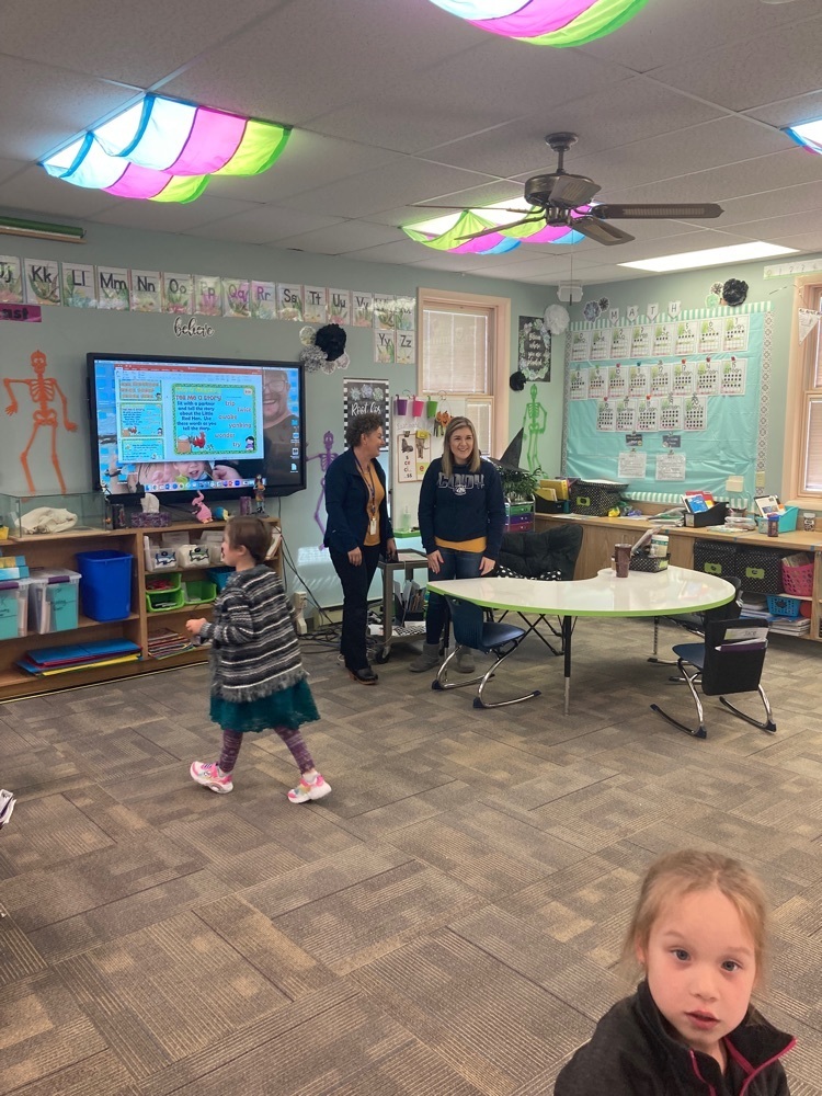 Trustee Bell visiting classrooms